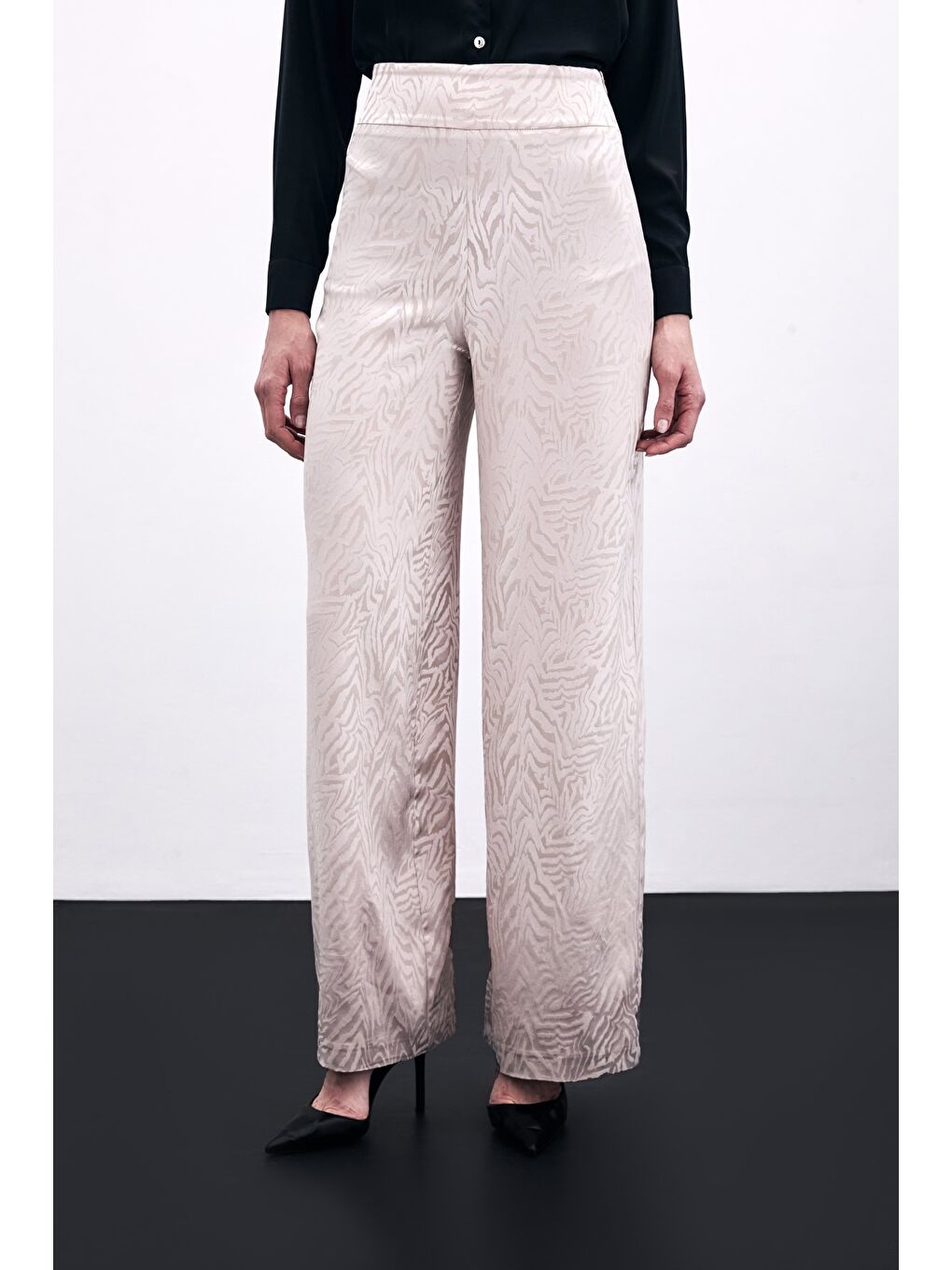Pembe Zebra Desenli Pantolon - Pudra-4