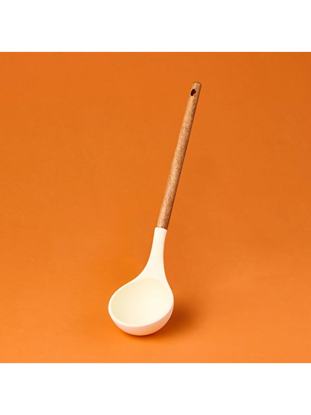 Ekru Ahşap Saplı Silikon Kepçe - Krem / Kahverengi