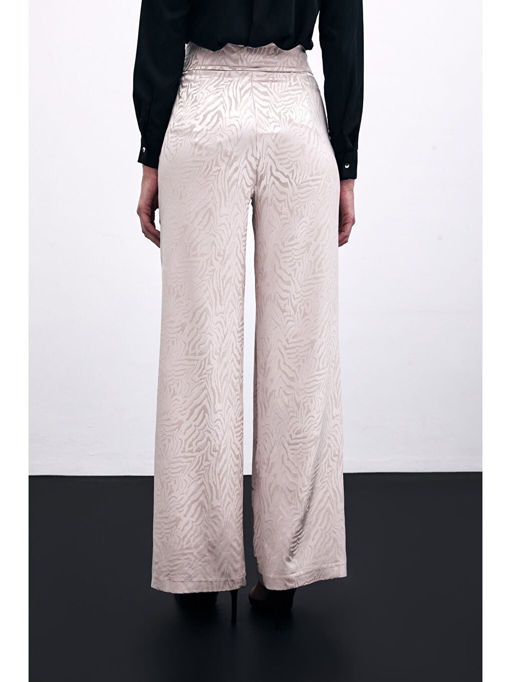 Pembe Zebra Desenli Pantolon - Pudra-5