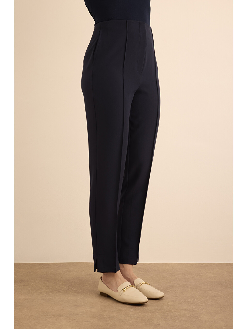Lacivert Beli Lastik Detaylı Krep Pantolon-2