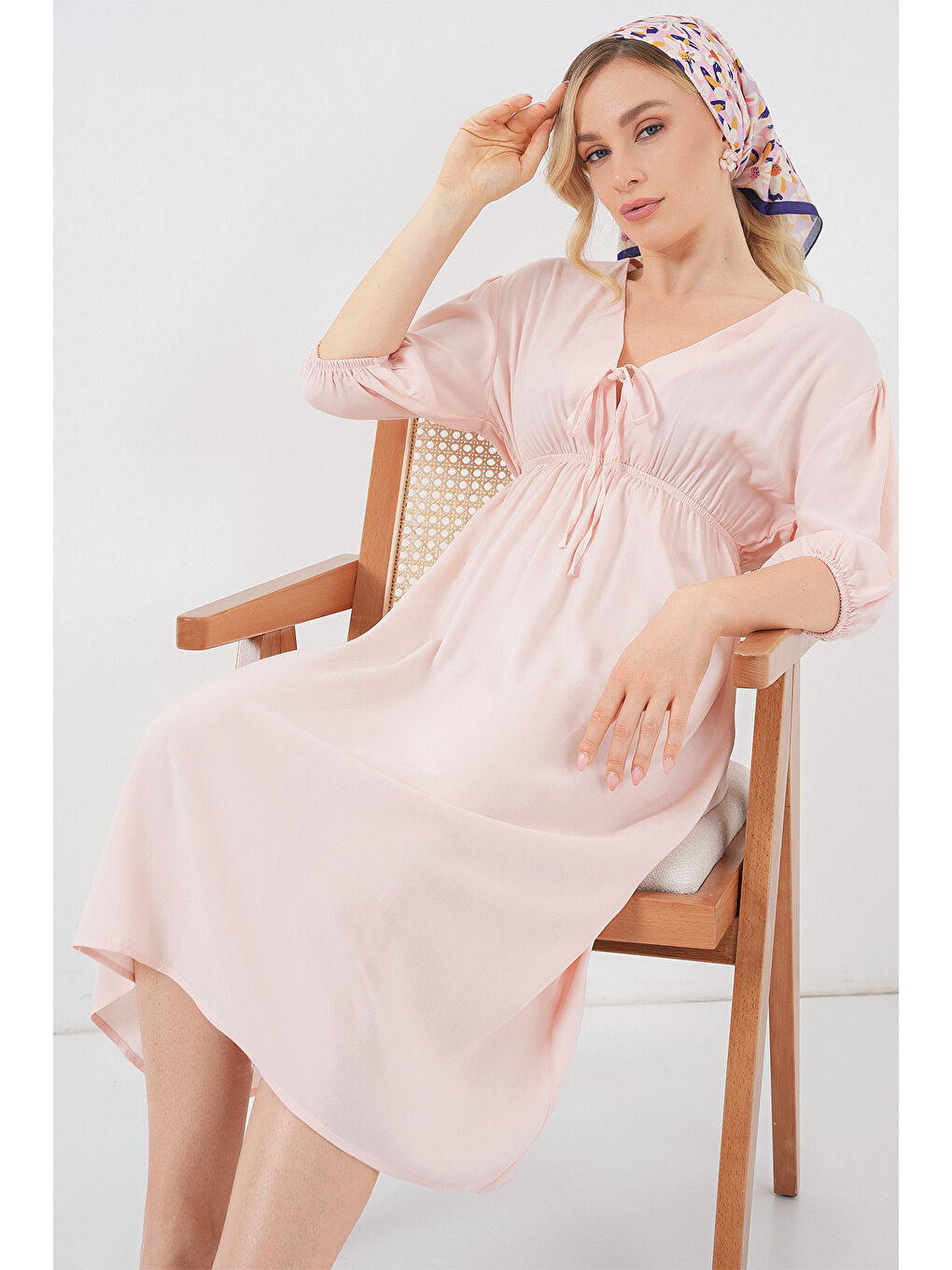 Pembe 2570 Kadın Beli Büzgülü V Yaka Elbise - Pudra