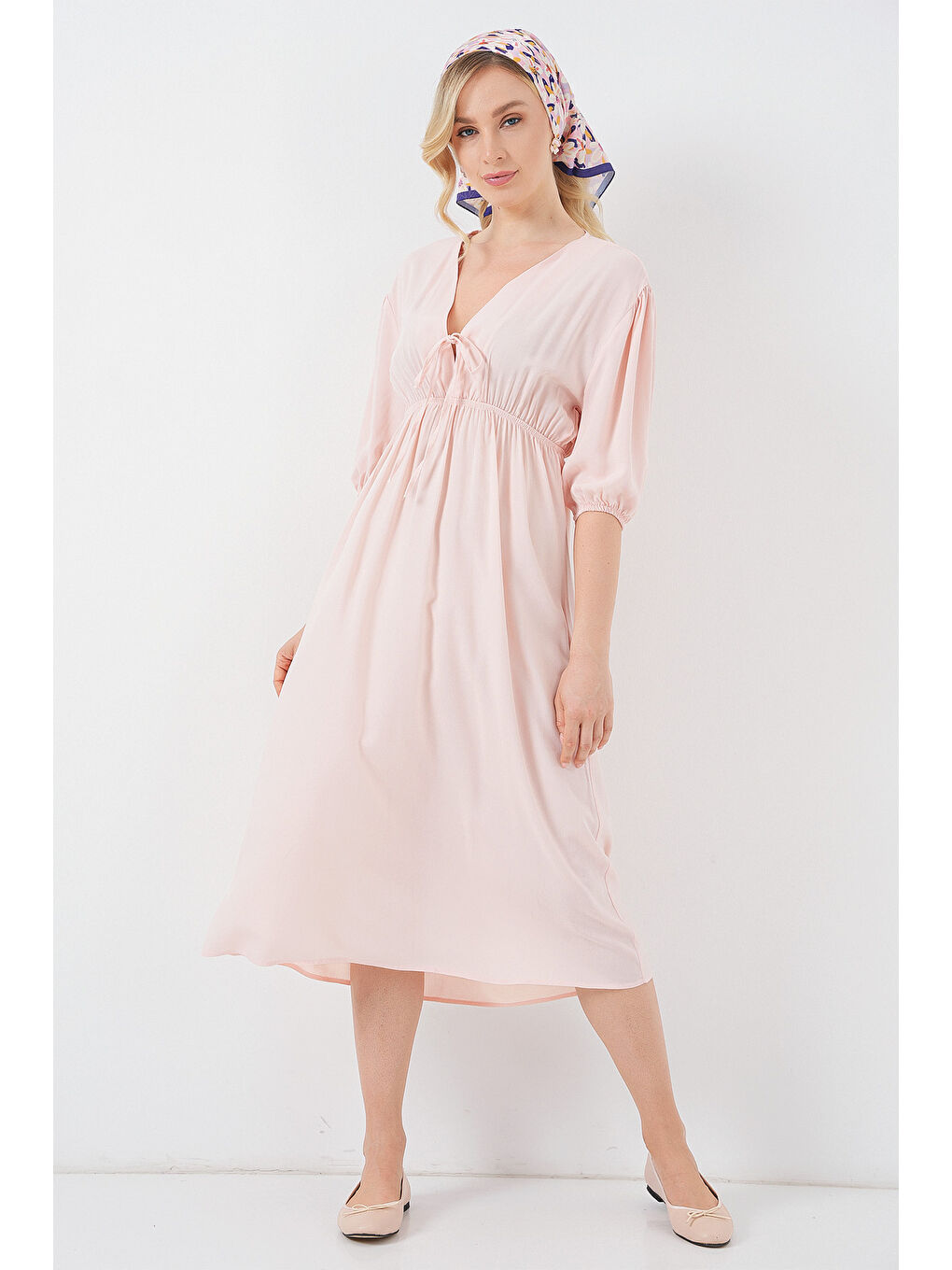 Pembe 2570 Kadın Beli Büzgülü V Yaka Elbise - Pudra-1