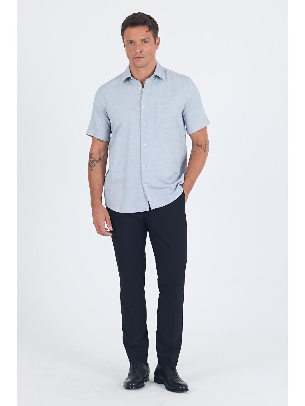 Koyu Lacivert Sert Yaka Kısa Kol Cepli Comfort Fit Cls Büyük Beden Gömlek 1004250264-2