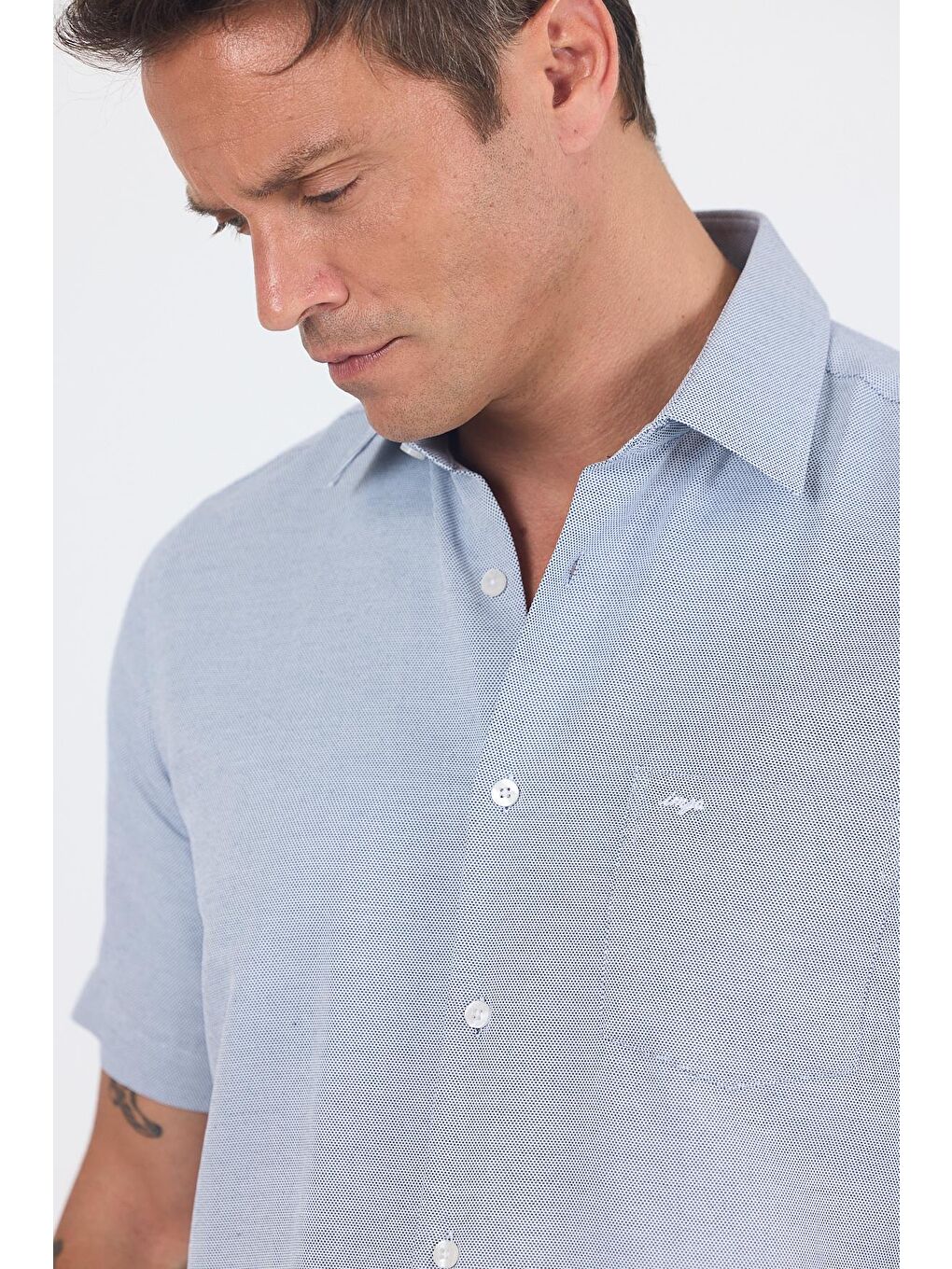 Koyu Lacivert Sert Yaka Kısa Kol Cepli Comfort Fit Cls Büyük Beden Gömlek 1004250264-3