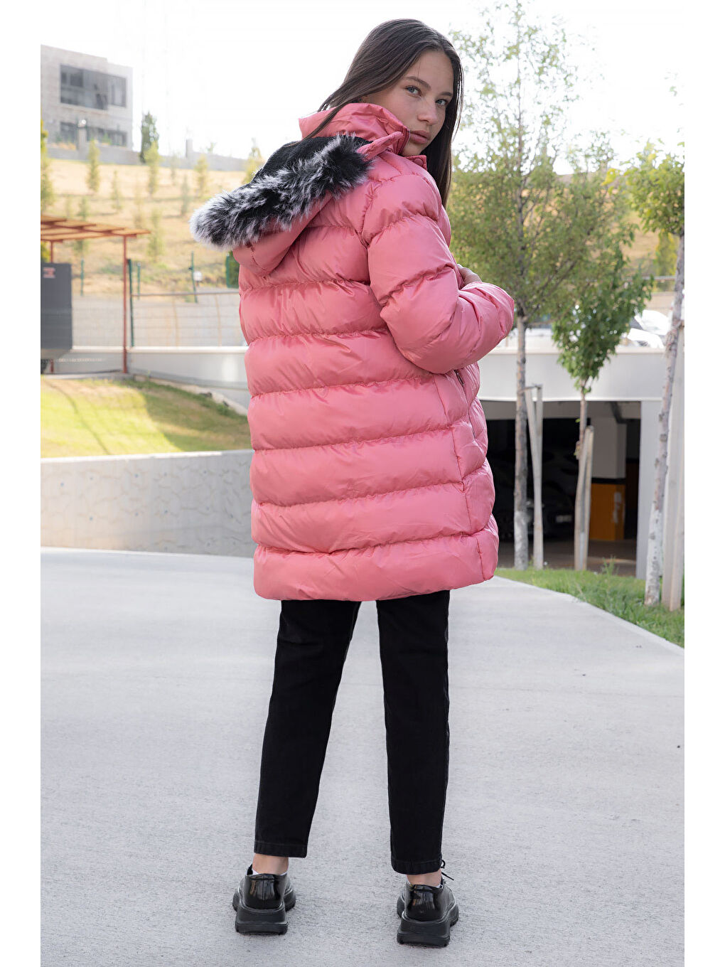 Pembe İçi Kürklü Çıtçıtlı Kapüşonlu Kız Çocuk Şişme Mont 21319-3