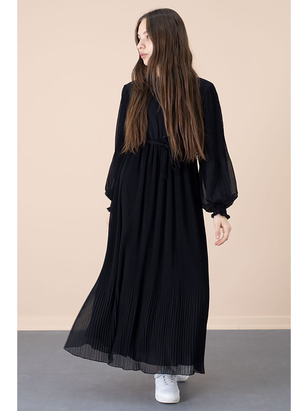 Siyah Yakası Fırfırlı Kuşaklı Kız Çocuk Piliseli Şifon Elbise 20560-5