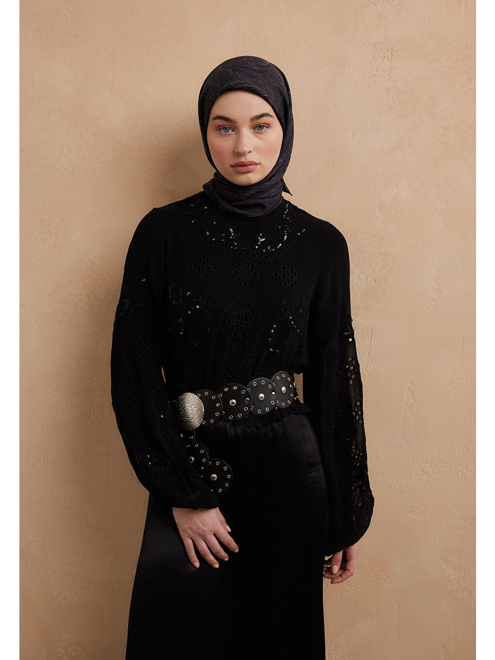 Reına Desen Pamuk İpek Eşarp Siyah-1