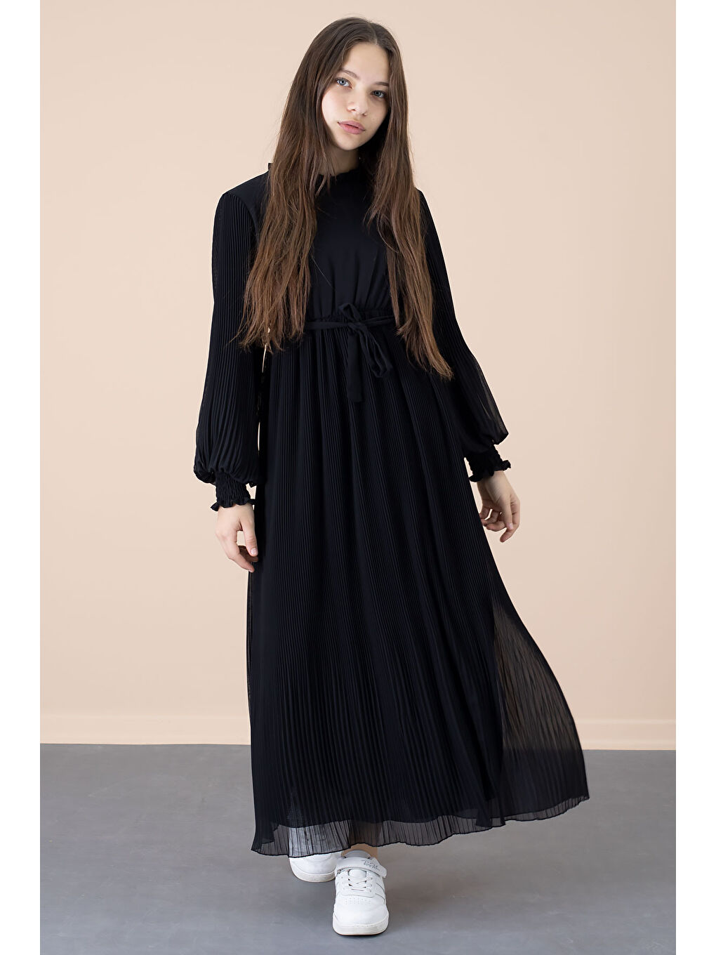 Siyah Yakası Fırfırlı Kuşaklı Kız Çocuk Piliseli Şifon Elbise 20560-6