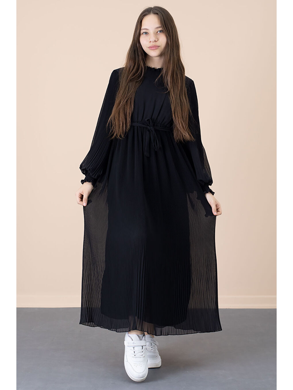 Siyah Yakası Fırfırlı Kuşaklı Kız Çocuk Piliseli Şifon Elbise 20560-8