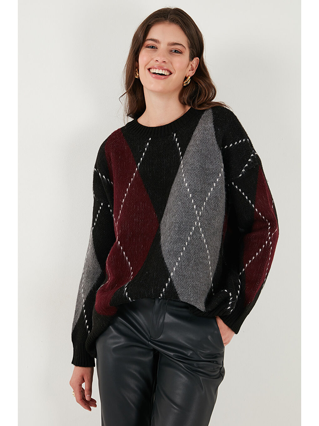 Siyah Oversize Fit Bisiklet Yaka Baklava Desenli Kazak 4615578-5