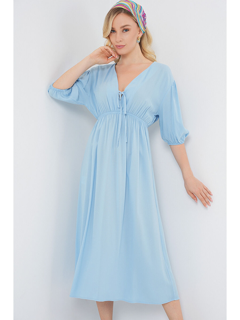 2570 Kadın Beli Büzgülü V Yaka Elbise - Mavi-3