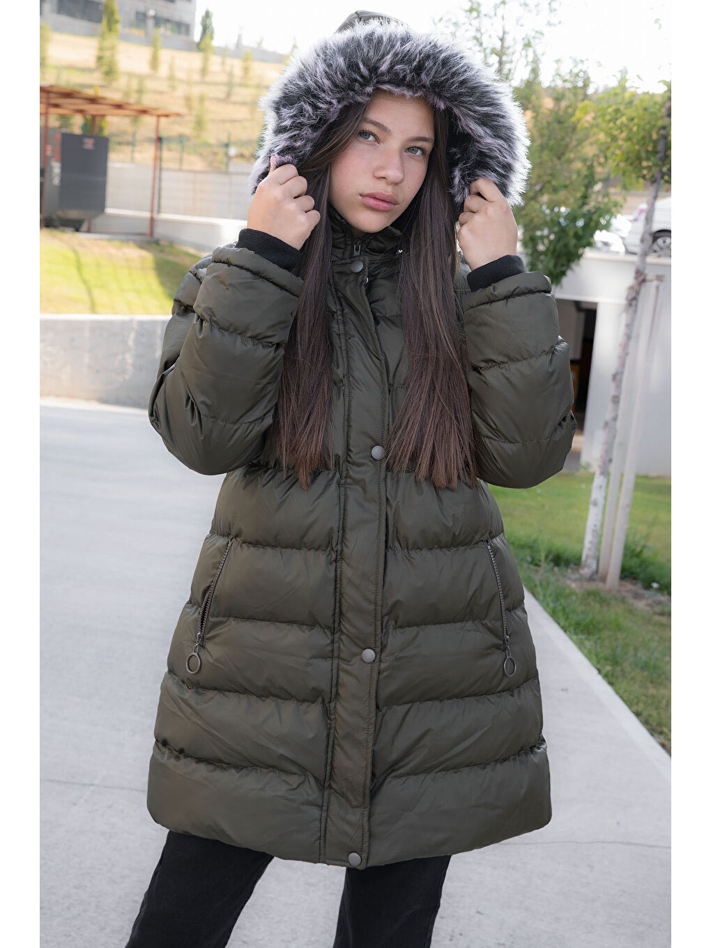 Haki İçi Kürklü Çıtçıtlı Kapüşonlu Kız Çocuk Şişme Mont 21318-3