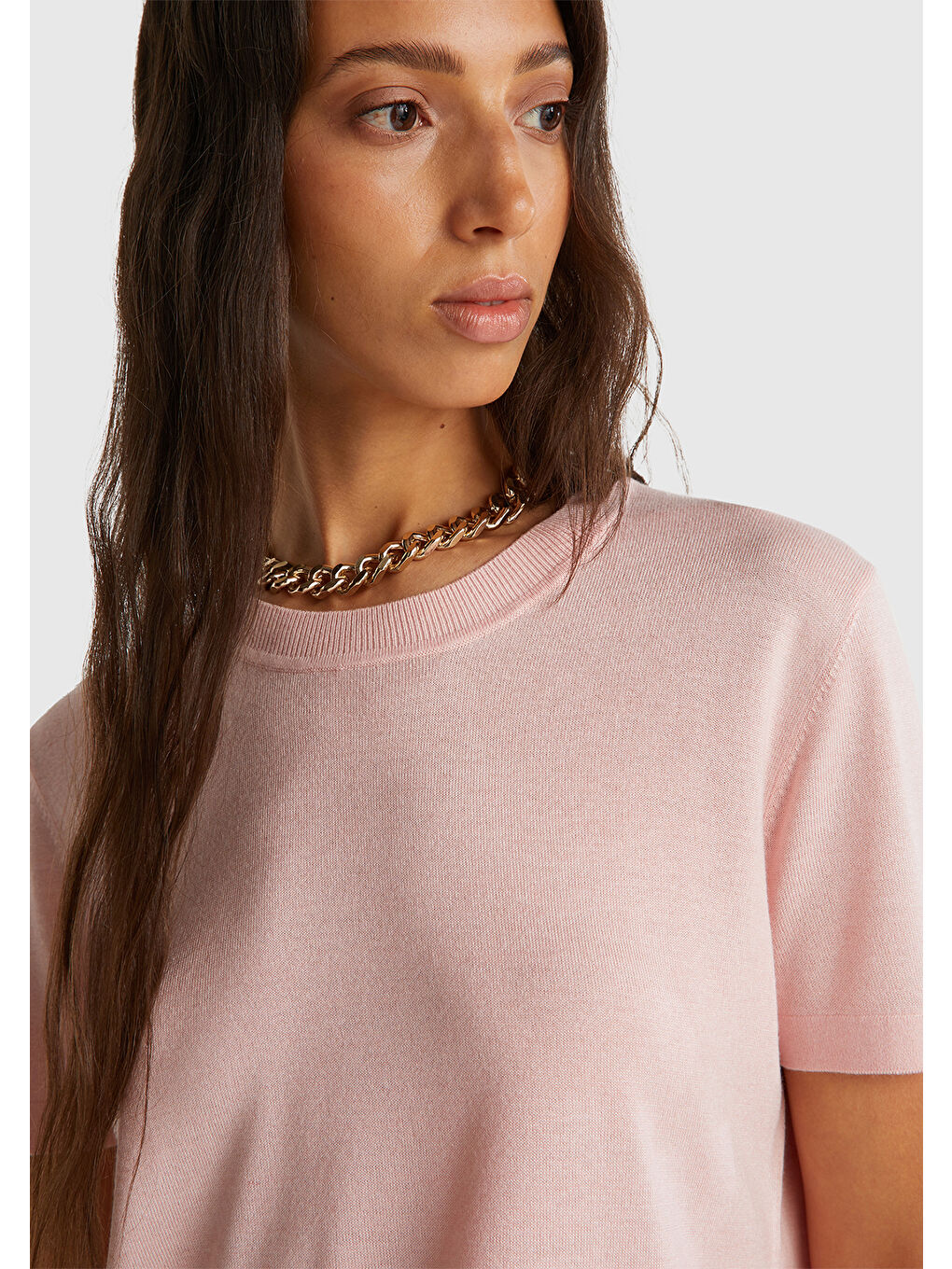 Kadın Toz Pembe İpek Karışımlı Yuvarlak Yaka Önü Detaylı Kısa Kollu Kazak-3