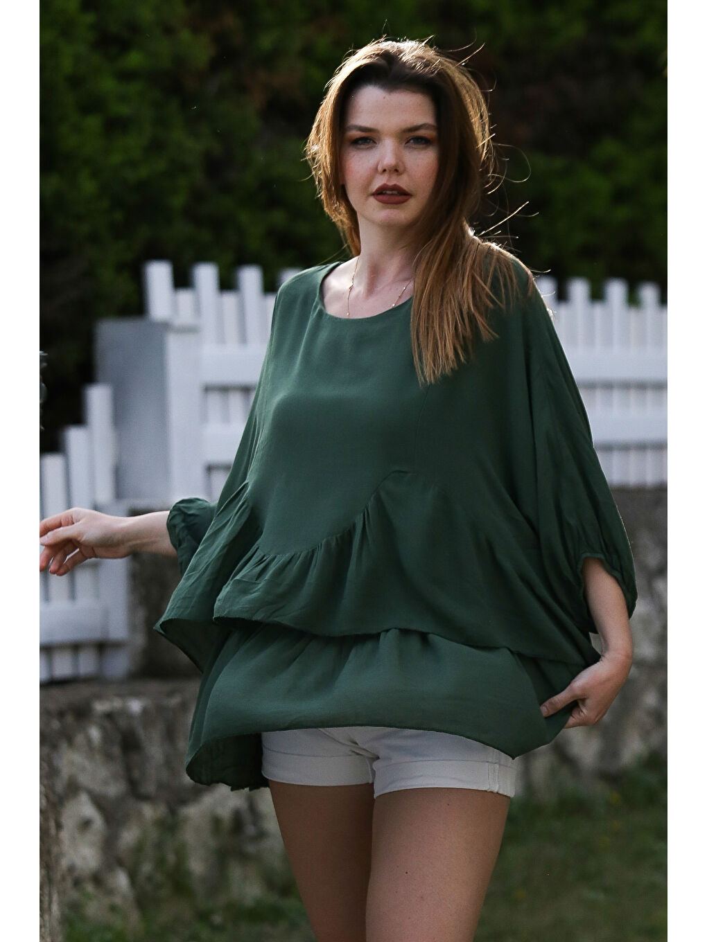 Koyu Yeşil Kayık Yaka Yarasa Kol İnce Astarlı Çift Katlı Fırfırlı Casual Oversize Dokuma Bluz 75 85