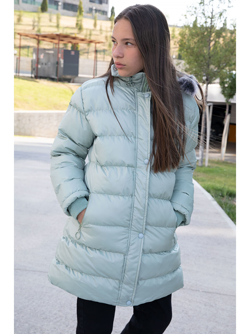 Yeşil İçi Kürklü Çıtçıtlı Kapüşonlu Kız Çocuk Şişme Mont 21324-1