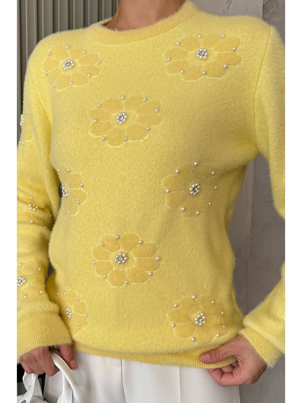 Sarı Kadın Çiçek Baskılı Taşlı Sakallı Triko Kazak (s-m-l Beden Uyumludur.)-3