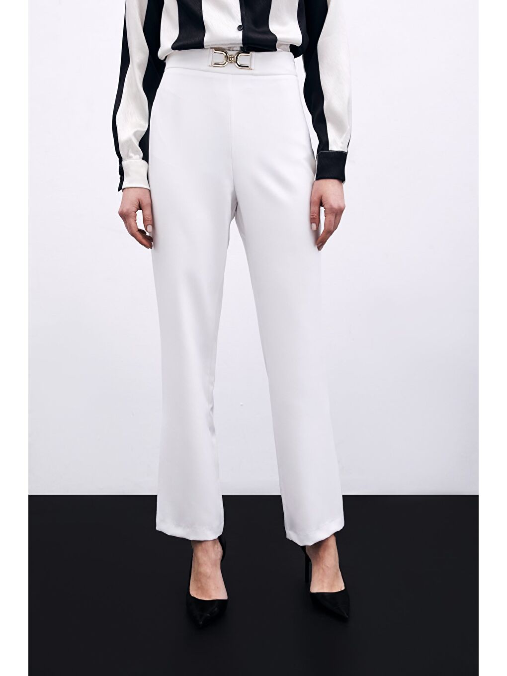 Aksesuar Detaylı Pantolon - Ekru-4