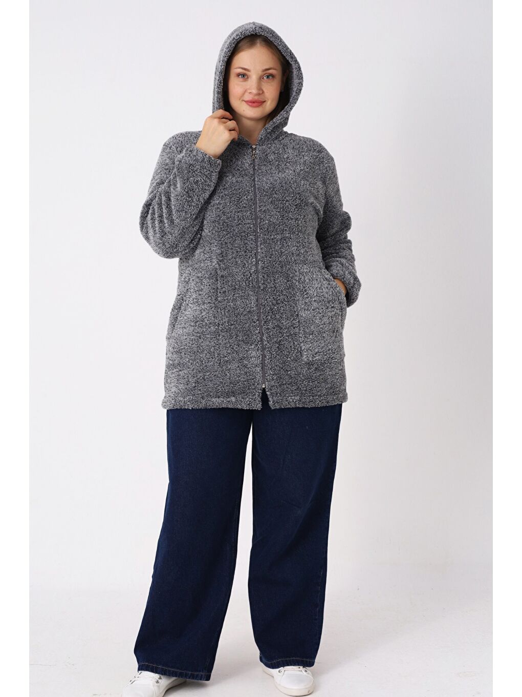 Gri Kadın Büyük Beden Kapüşonlu Fermuarlı Cepli Soft Pelüş Sweatshirt-1