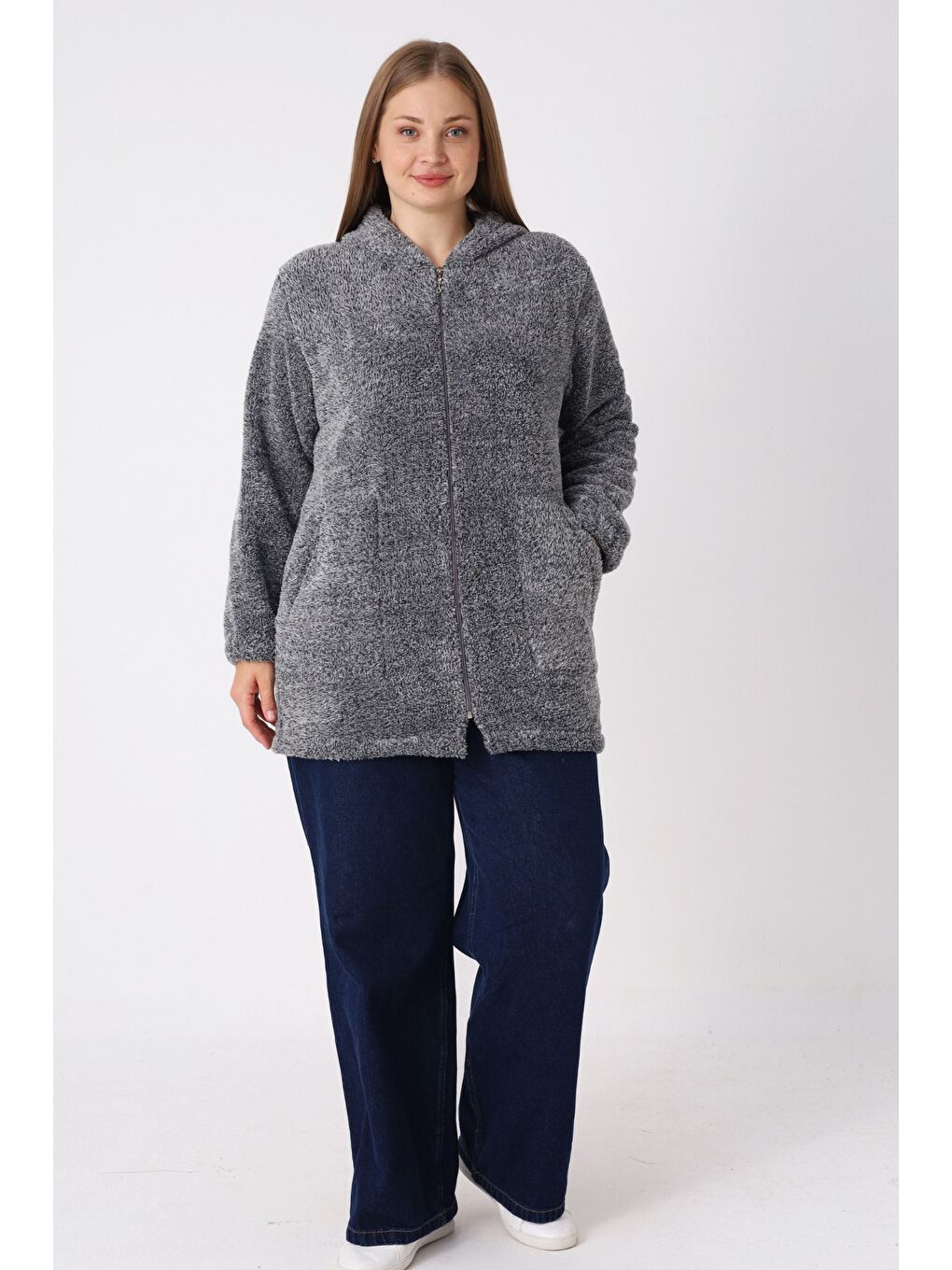 Gri Kadın Büyük Beden Kapüşonlu Fermuarlı Cepli Soft Pelüş Sweatshirt-5