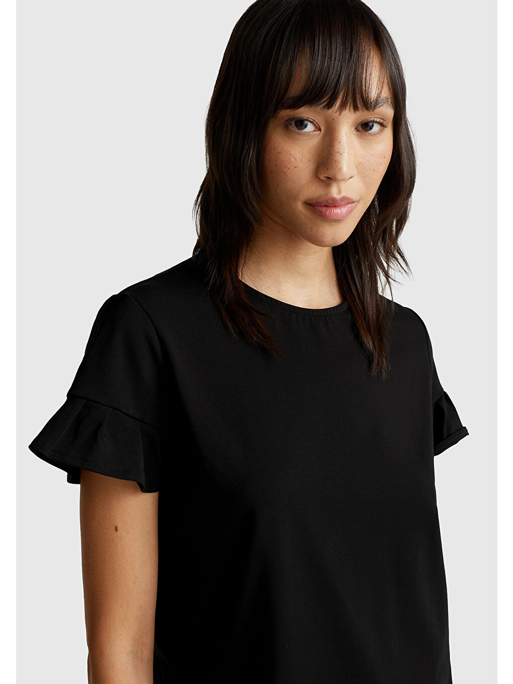 Kadın Siyah Pamuk Karışımlı Kolları Fırfır Detaylı T-Shirt-4