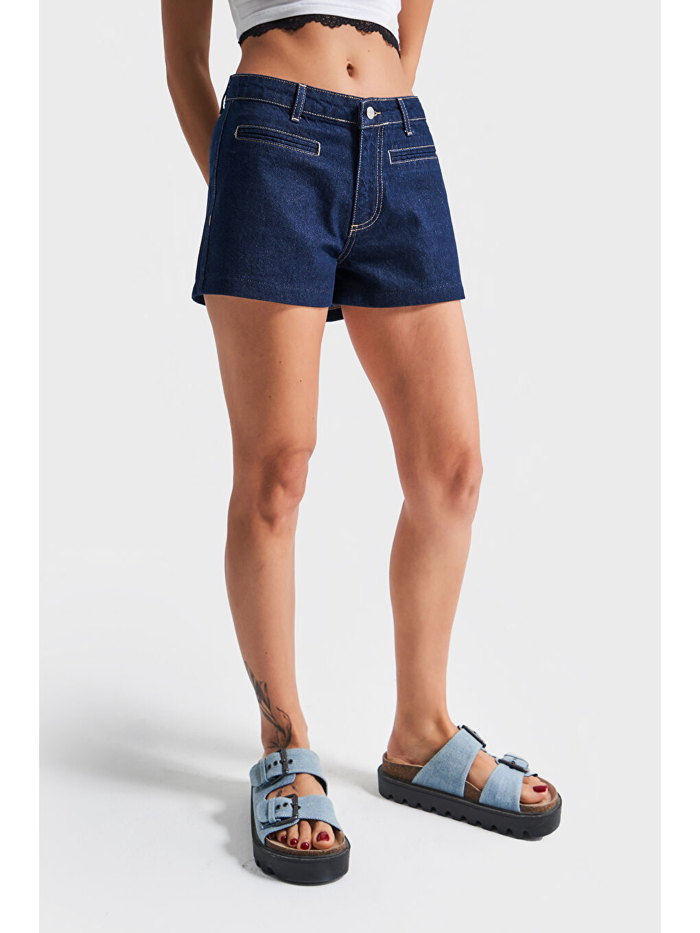 Kadın İndigo Renk 7s5-50 Midi Boy Önden Cepli Rahat Kesim %100 Pamuk Denim Şort-2