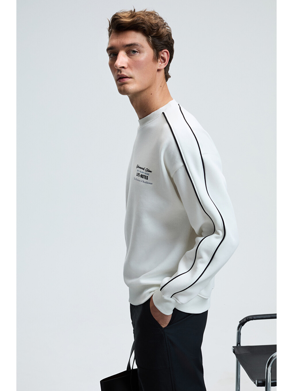 Leıf Erkek Kolları Biyeli Önü Baskılı Yuvarlak Yaka Oversize Ekru Sweatshirt-2