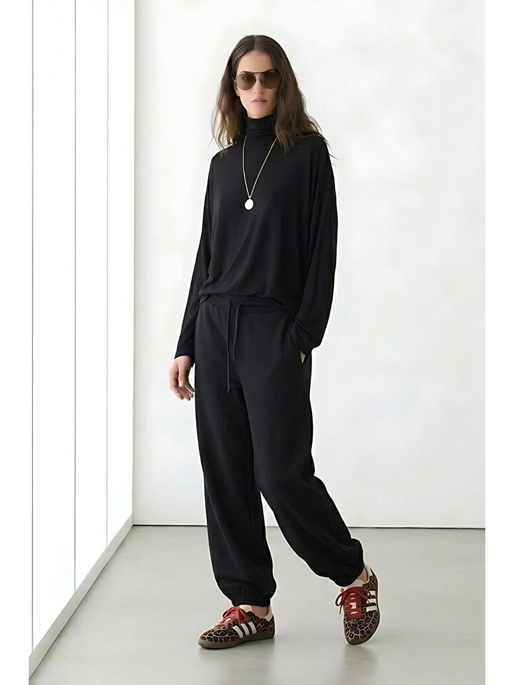 NORA | Dik Yaka Rahat Kesim Bluz Siyah-3