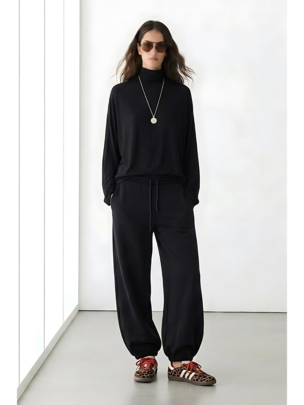 NORA | Dik Yaka Rahat Kesim Bluz Siyah-4