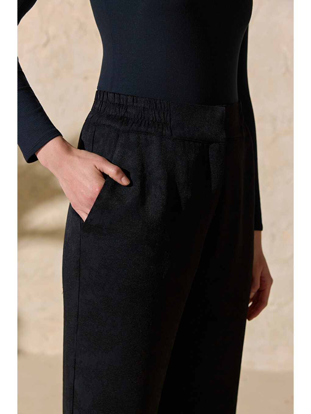 Siyah Jakarlı Pantolon-4