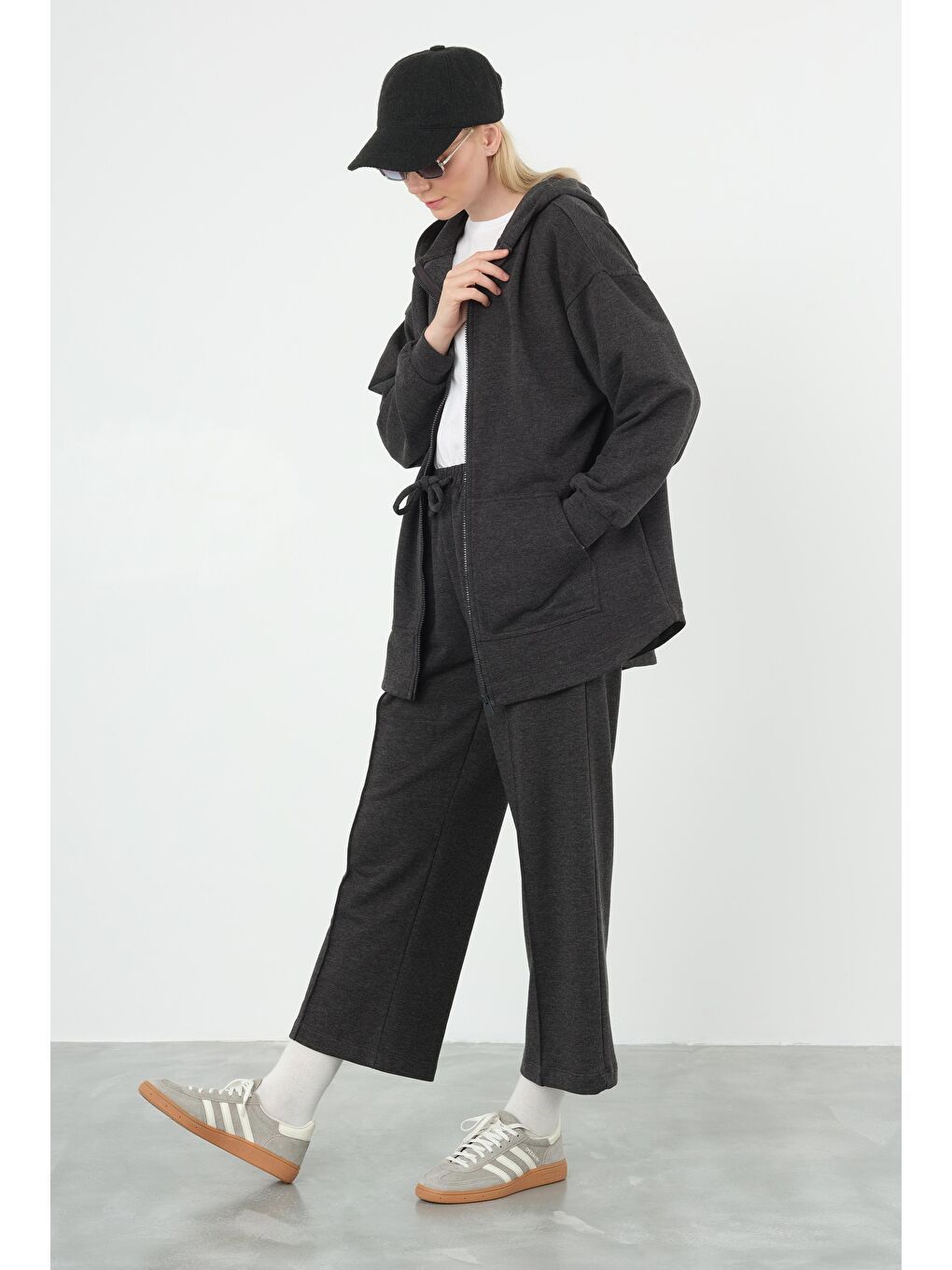 Etek Ucu Oval Sweatshirt Üç İplik Antrasit