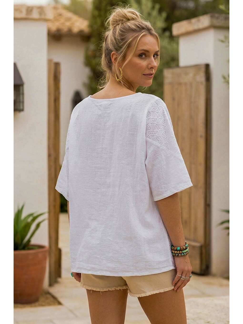 Beyaz Havuz Yaka Kısa Kol Cepli Brodeli Asimetrik Casual Keten Görünümlü Oversize Dokuma Bluz 75 67-5