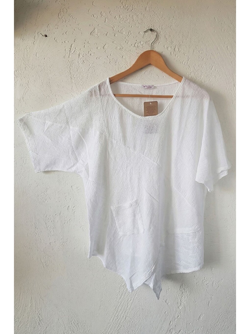 Beyaz Havuz Yaka Kısa Kol Cepli Brodeli Asimetrik Casual Keten Görünümlü Oversize Dokuma Bluz 75 67-6