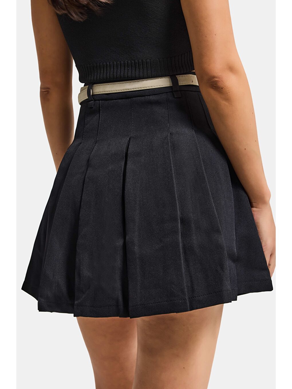 Kadın Siyah w5 Kemerli Pileli Organik Pamuk Kumaş İçi Şortlu Mini Etek-4