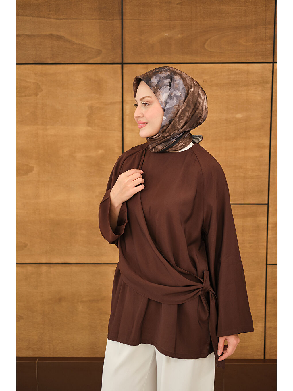 Kadın Şal Detay Yandan Bağlamalı Bluz Kahverengi-2