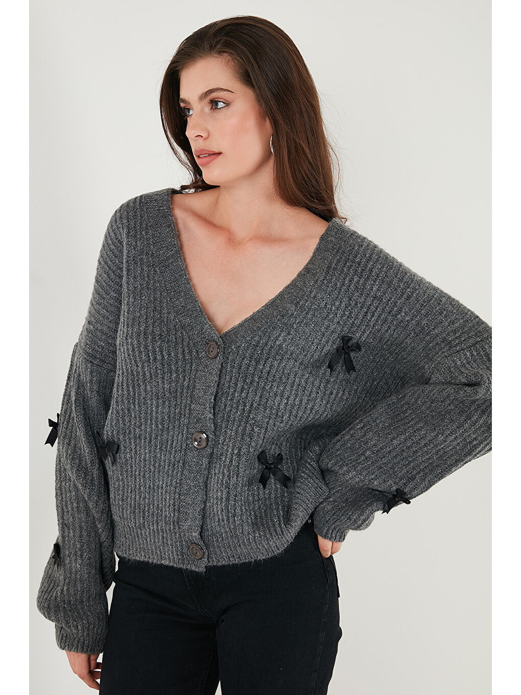 Antrasit Oversize Fit V Yaka Fiyonk Detaylı Düğmeli Hırka 4615577-2