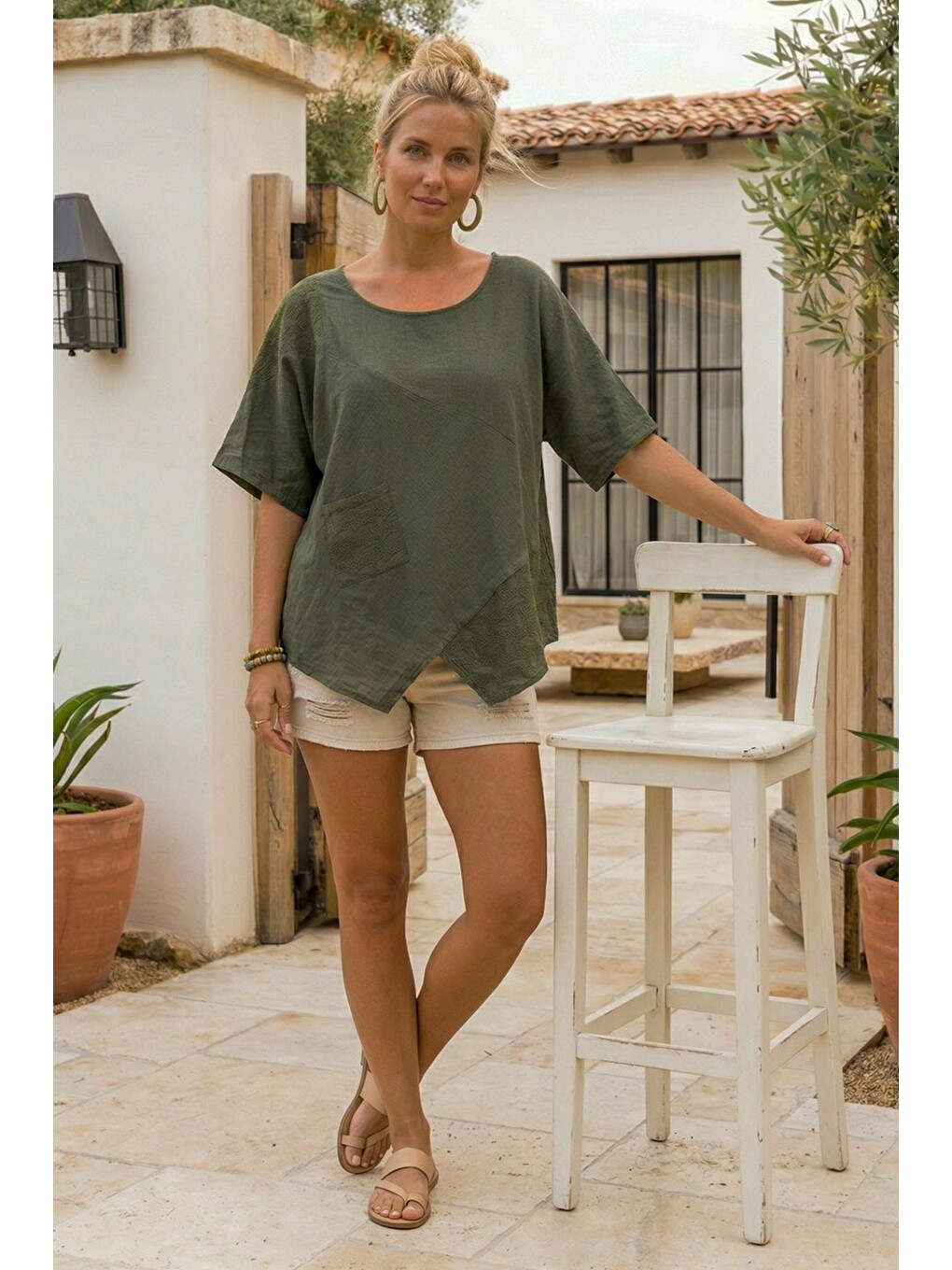 Koyu Haki Havuz Yaka Kısa Kol Cepli Brodeli Asimetrik Keten Görünümlü Oversize Dokuma Bluz 75 67-4