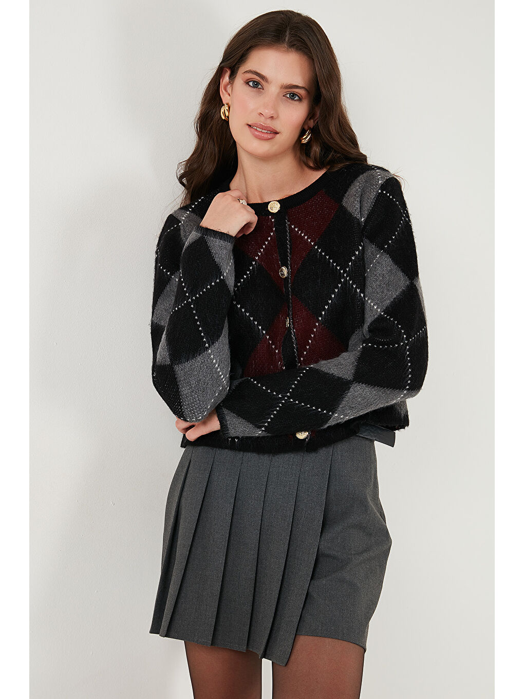 Siyah Regular Fit Bisiklet Yaka Baklava Desenli Düğmeli Crop Hırka 4615570-5