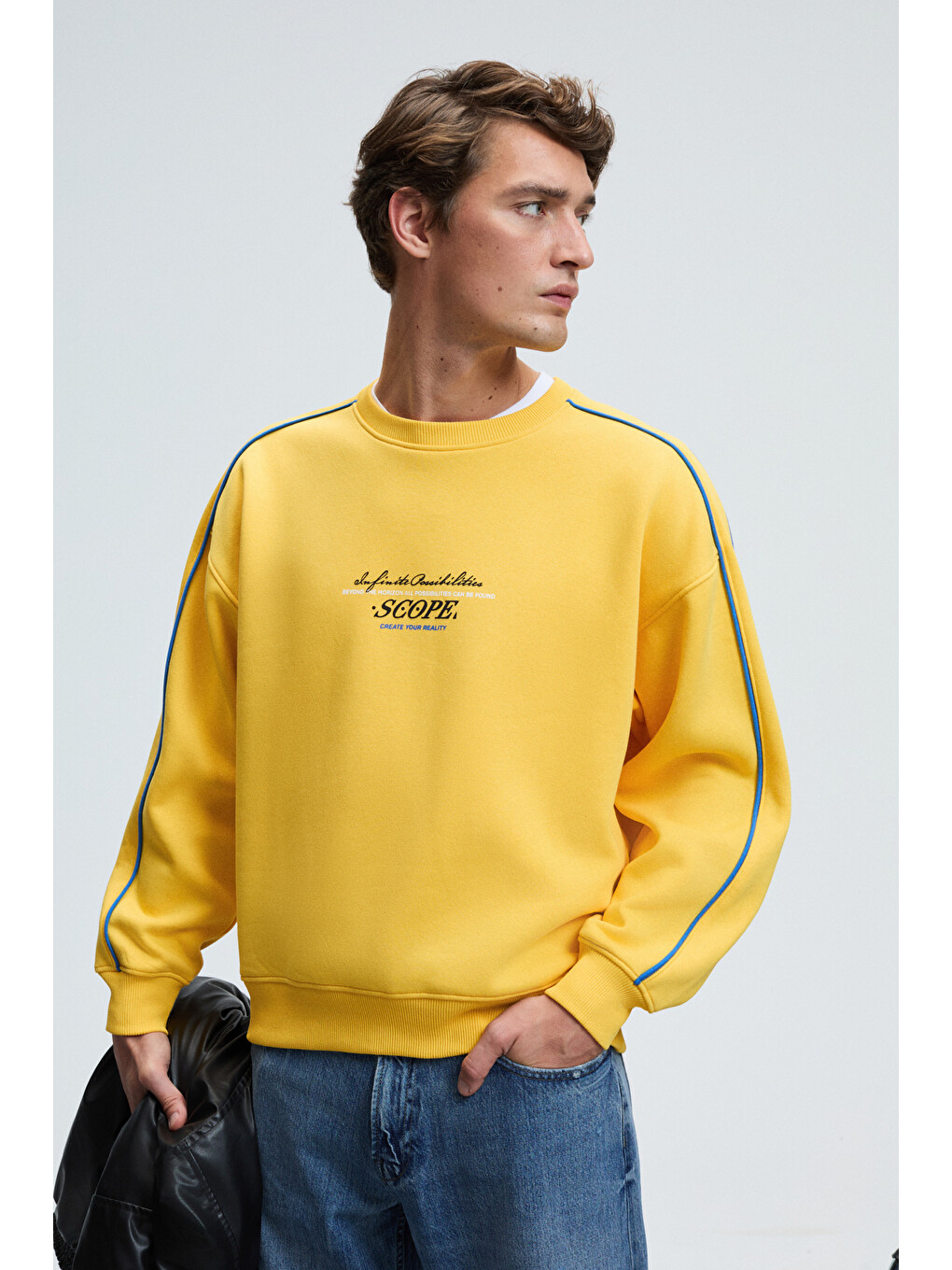 Leıf Erkek Kolları Biyeli Önü Baskılı Yuvarlak Yaka Oversize Sarı Sweatshirt-1
