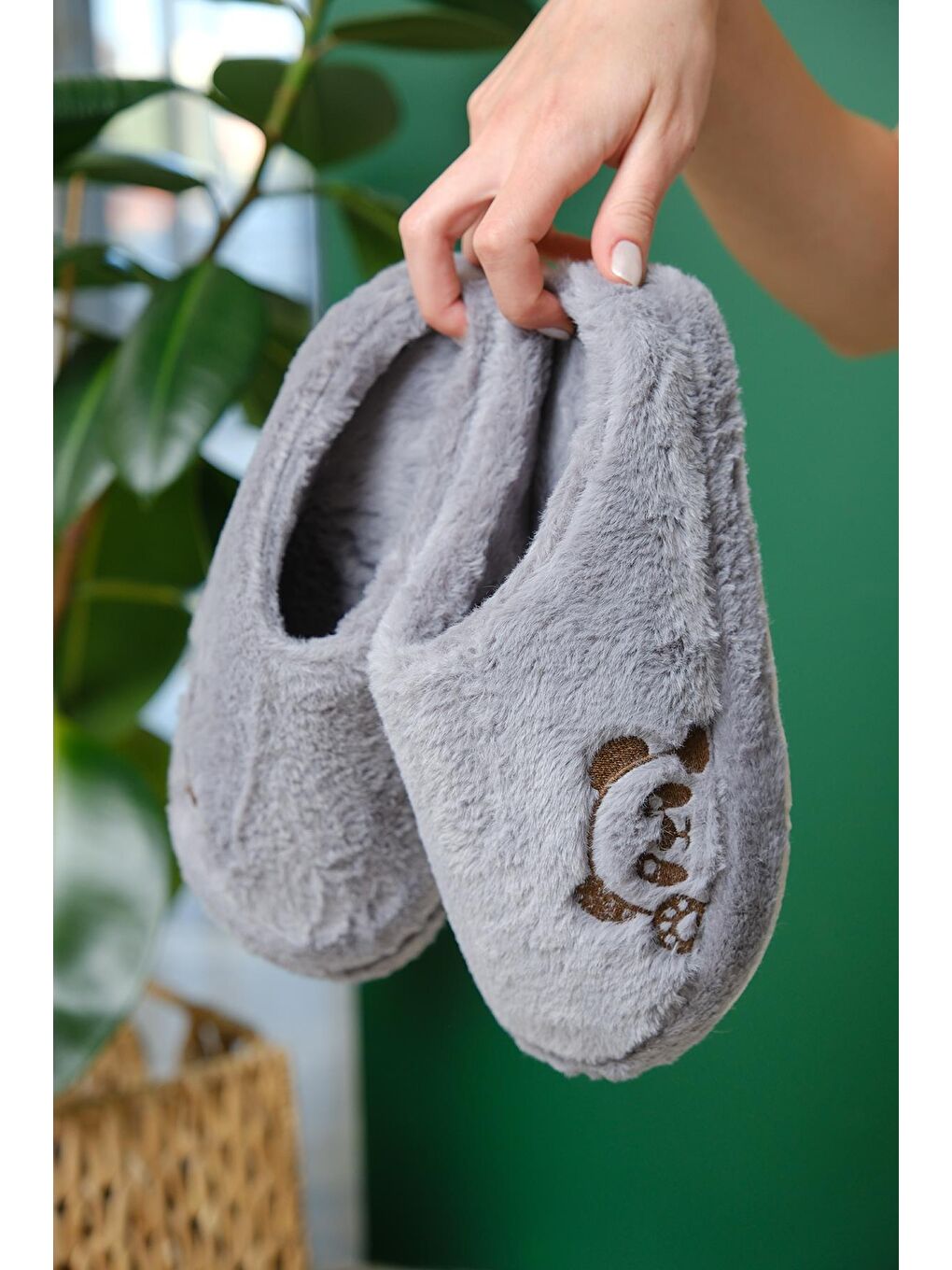 Gri Panda Nakışlı Kadın Ev Terliği Pelüş Terlik Çeyiz ve Bohça Terliği Ses Yapmaz Kalın Taban-3