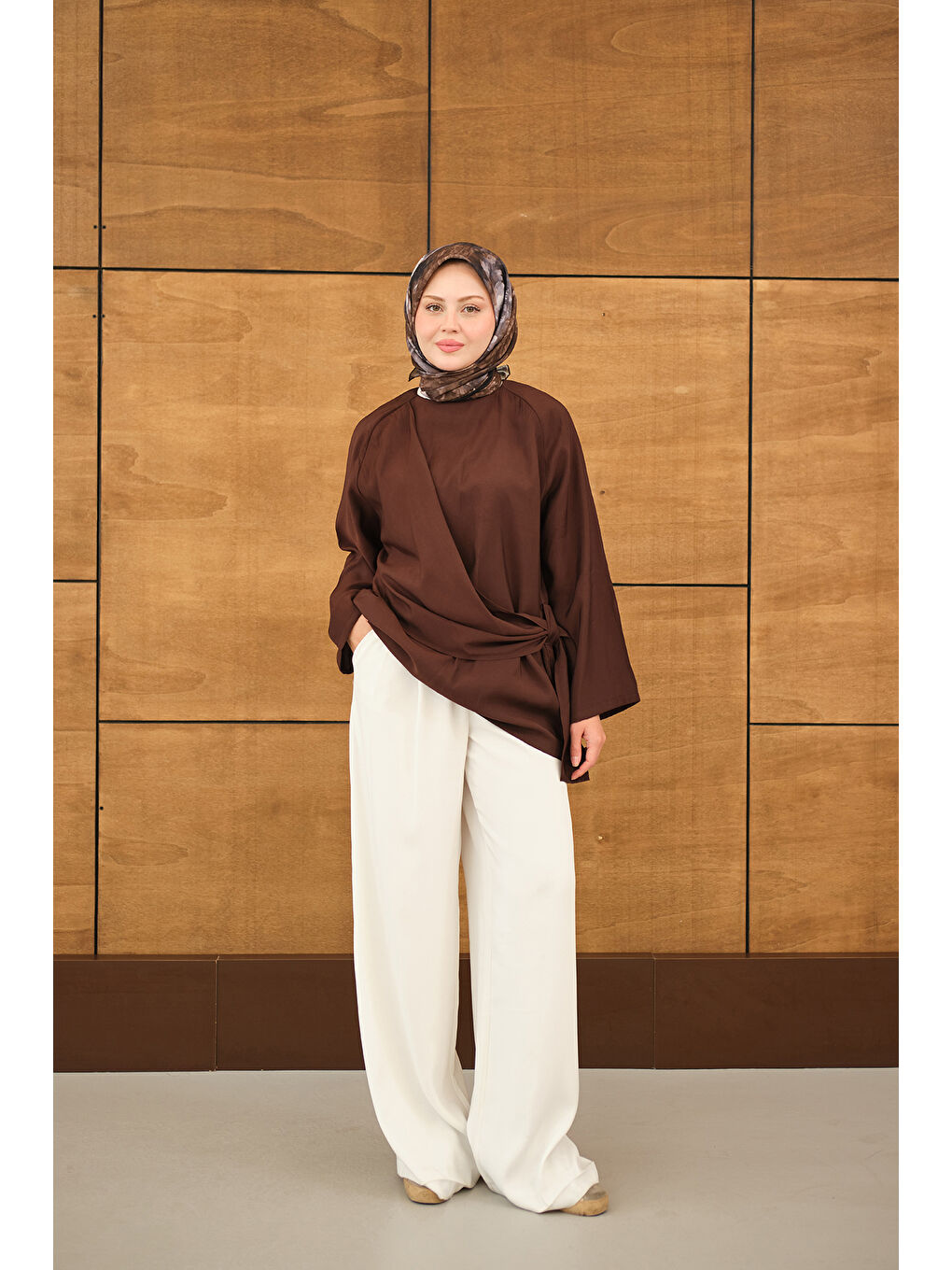 Kadın Şal Detay Yandan Bağlamalı Bluz Kahverengi-4