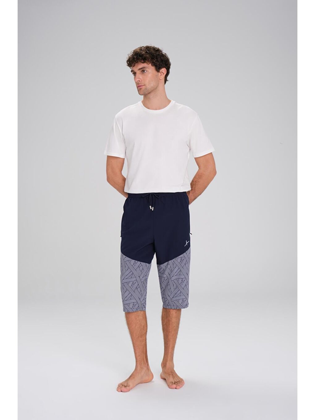 Desenli Lacivert Beyaz Uzun Erkek Havuz Ve Deniz Şortu 247-1