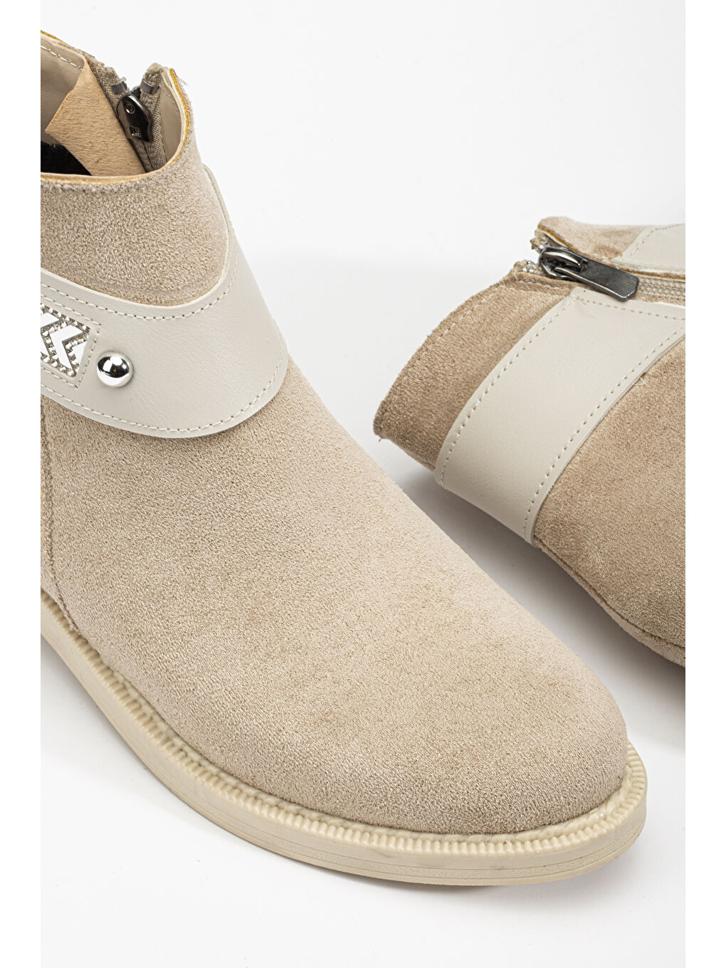 Bej Kadın Ten Süet Termo Taban Desenli Tokalı Fermuarlı Kısa Topulu Bot-3