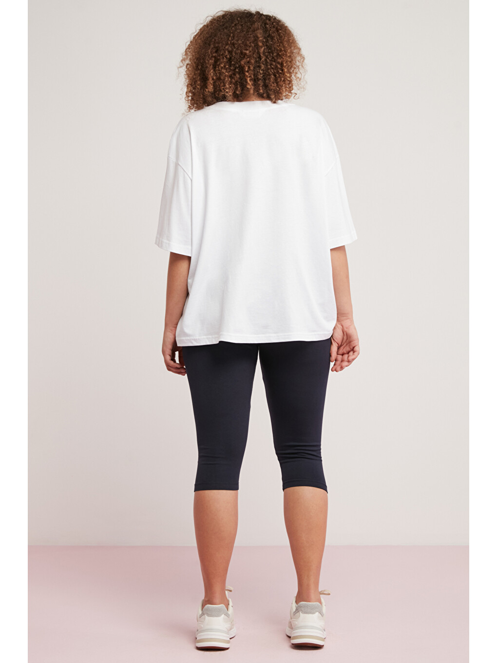Allıson Kadın 100% Pamuk Oversize Fit Yuvarlak Yaka Yarım Kollu Basıc Beyaz Büyük Beden T-shirt-5