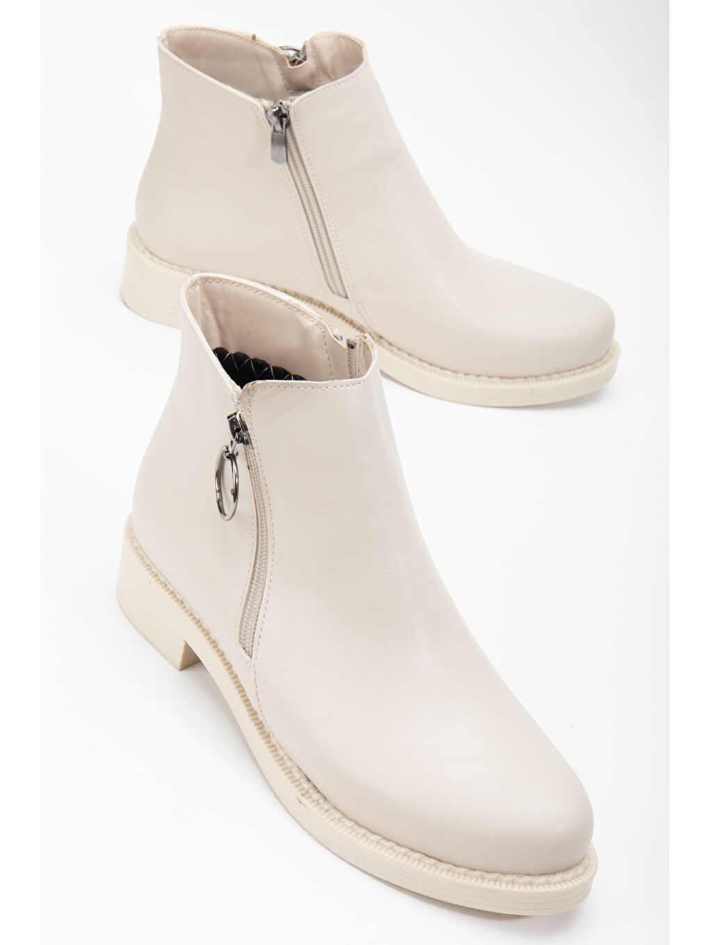 Bej Kadın Ten Cilt Termo Taban Tokalı Çift Fermuarlı Kısa Topuklu Bot