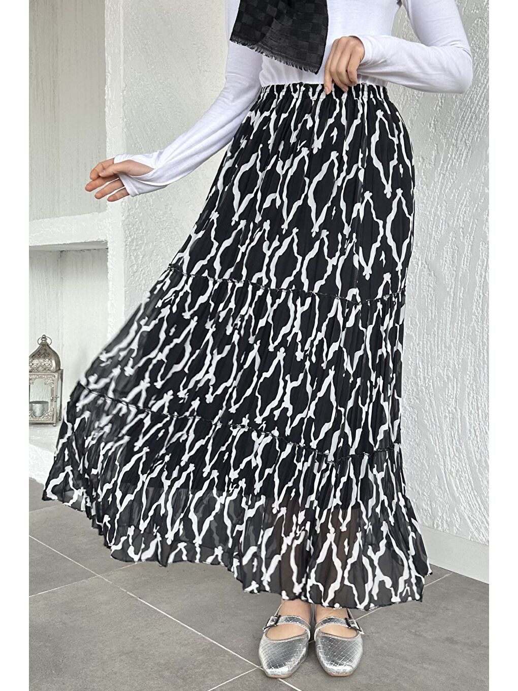 Siyah Bel Lastikli Desenli Şifon Tesettür Etek-5