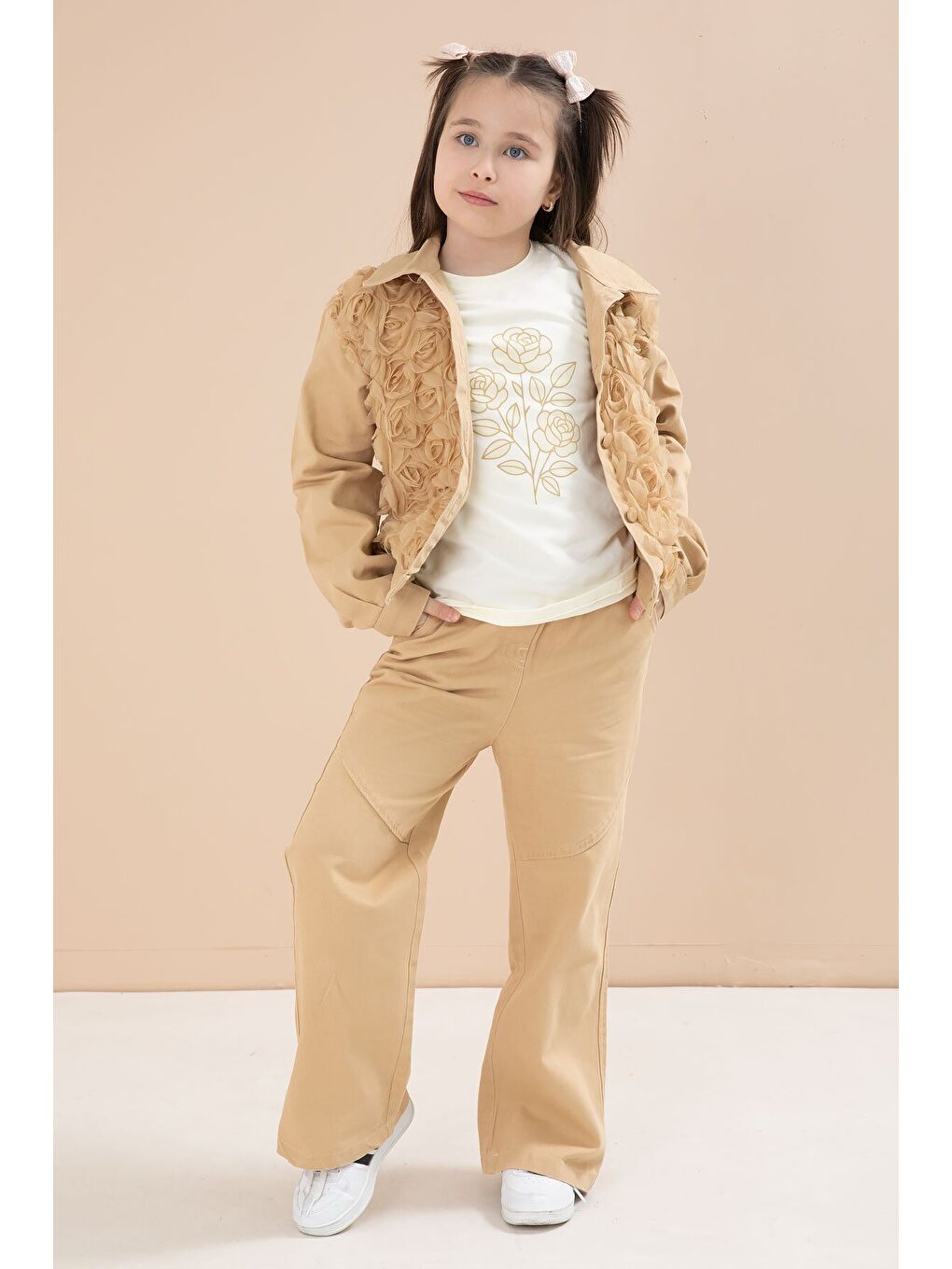 Bej Önü Gül İşlemeli Ceketli Kız Çocuk Pantolonlu 3lü Alt Üst Takım 23608