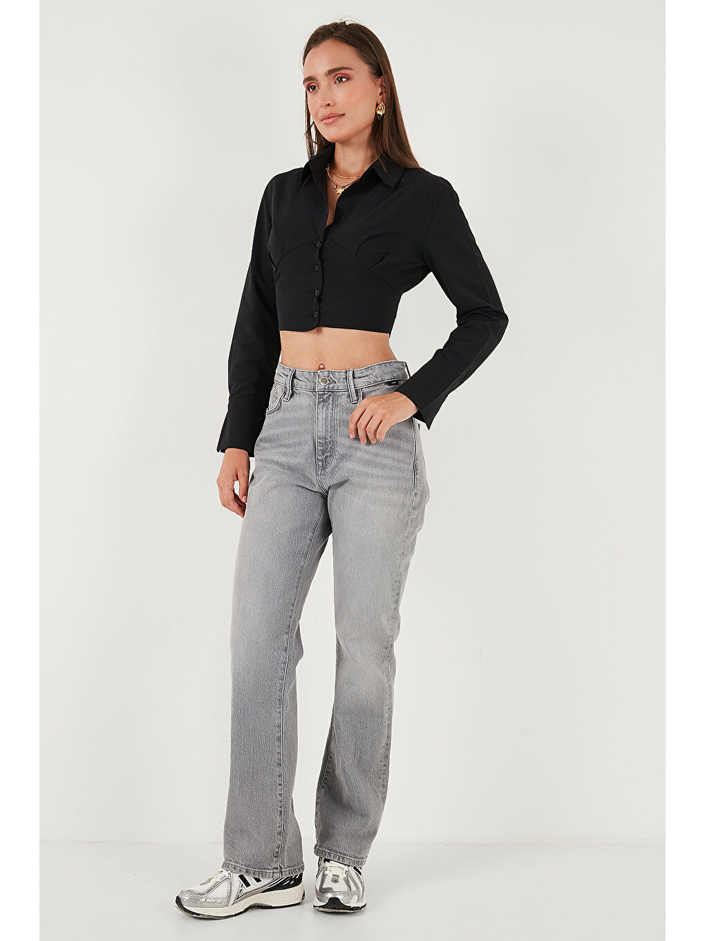 Siyah Fitted Fit Pamuklu Korse Detaylı Uzun Kollu Crop Gömlek 611GO00376-2