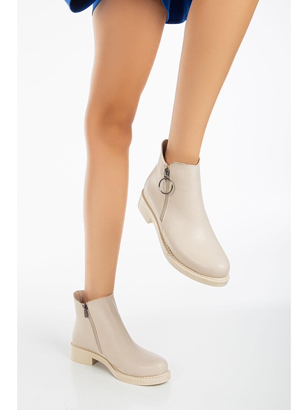 Bej Kadın Ten Cilt Termo Taban Tokalı Çift Fermuarlı Kısa Topuklu Bot-1