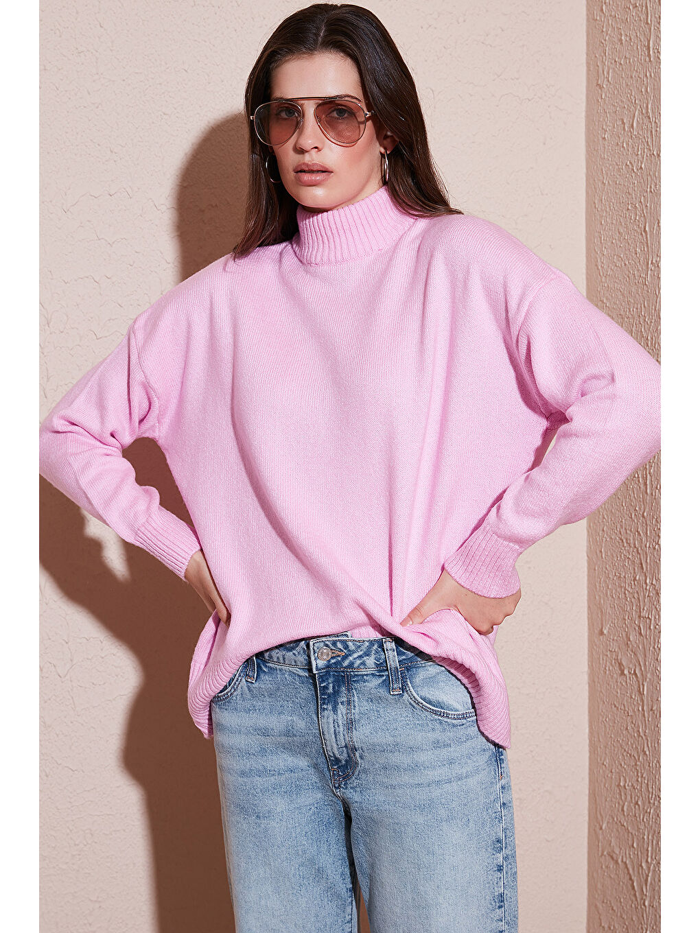 Pembe Premium Oversize Fit Balıkçı Yaka Yumuşak Dokulu Triko Kazak 680KZ00469-2
