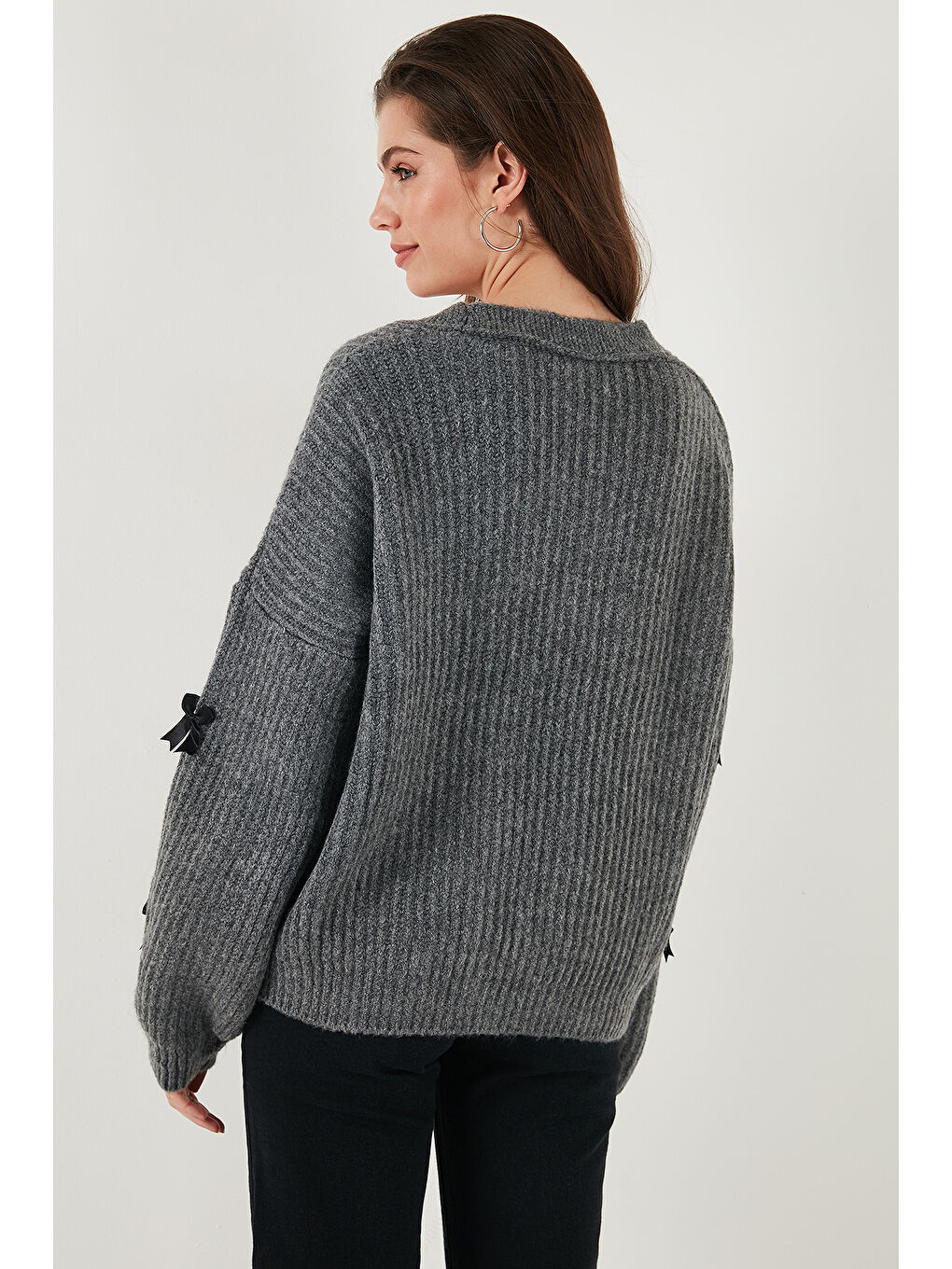 Antrasit Oversize Fit V Yaka Fiyonk Detaylı Düğmeli Hırka 4615577-6